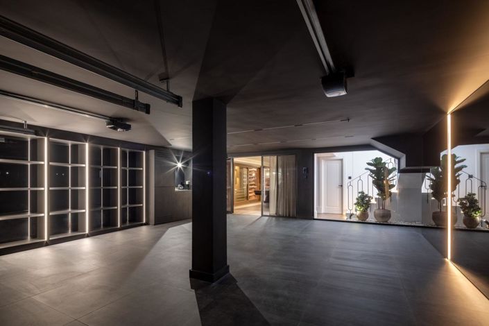 Image No.37-5 Bed Property for sale