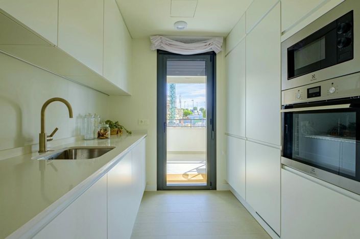 Image No.12-2 Bed Property for sale