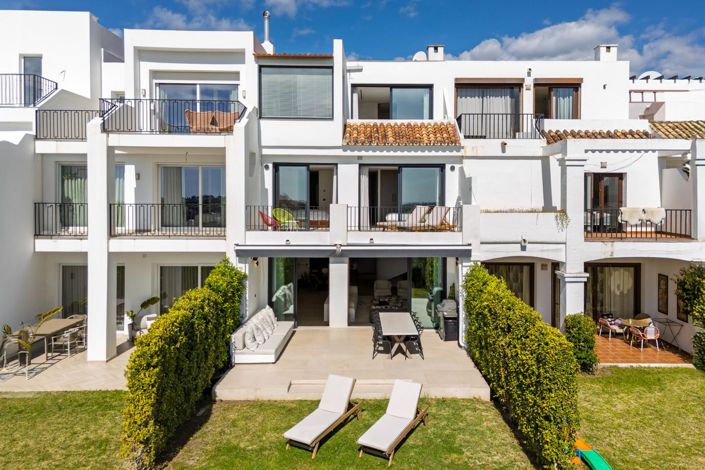 Image No.1-4 Bed Property for sale