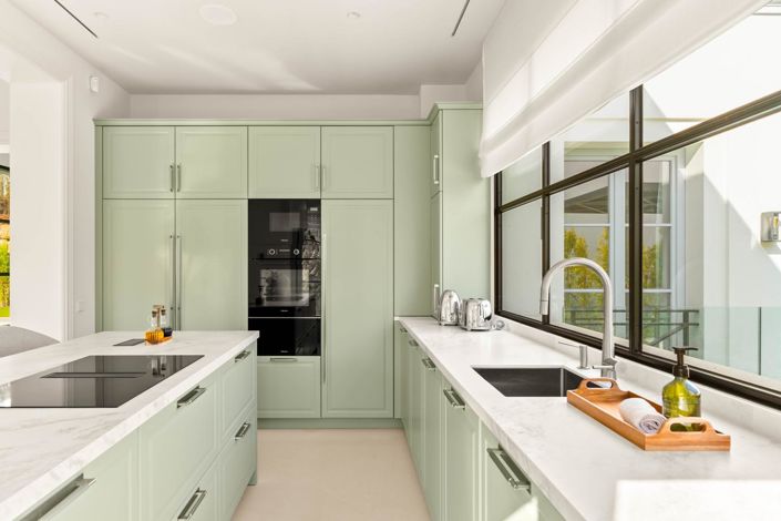 Image No.15-4 Bed Property for sale