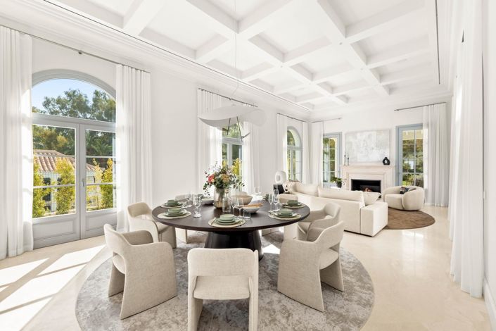 Image No.17-4 Bed Property for sale