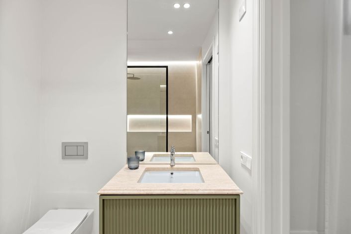 Image No.45-4 Bed Property for sale