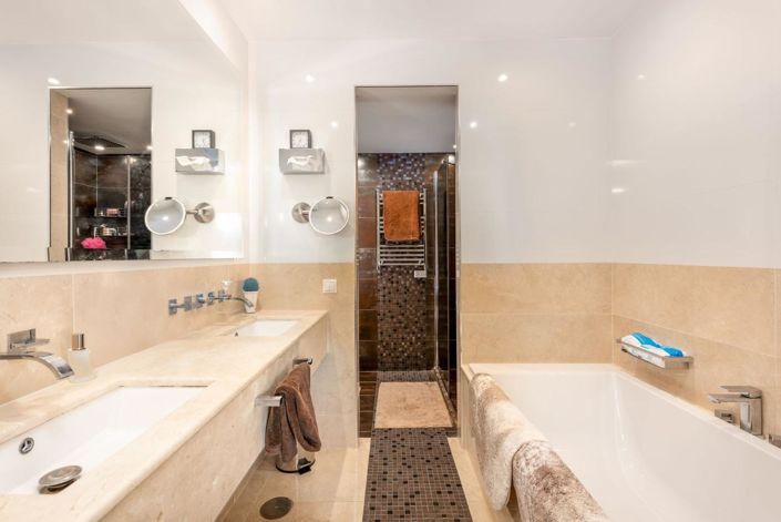 Image No.12-3 Bed Property for sale