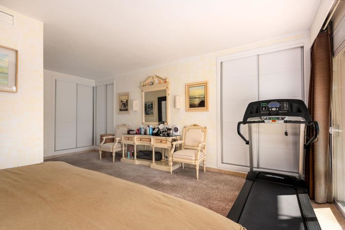 Image No.19-3 Bed Property for sale