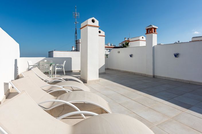 Image No.12-2 Bed Property for sale