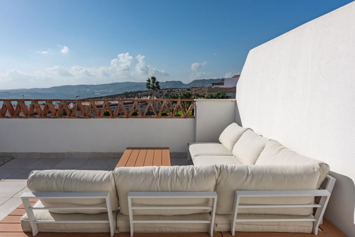 Image No.4-2 Bed Property for sale