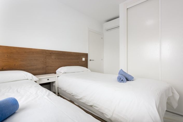 Image No.7-2 Bed Property for sale