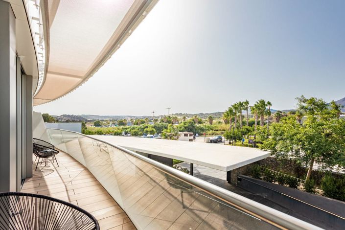 Image No.12-4 Bed Property for sale