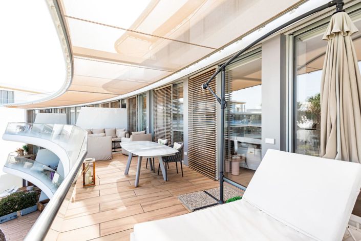 Image No.14-4 Bed Property for sale