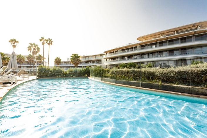 Image No.28-4 Bed Property for sale