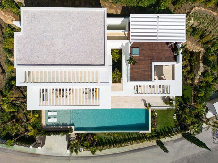 Image No.2-6 Bed Property for sale