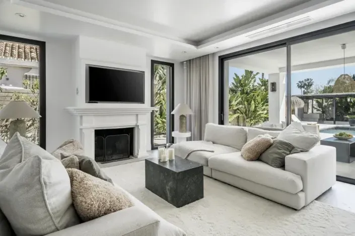 Image No.3-6 Bed Property for sale