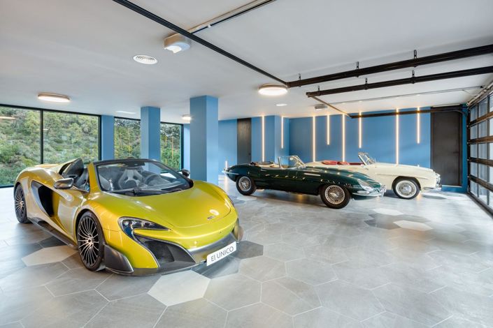 Image No.26-9 Bed Property for sale