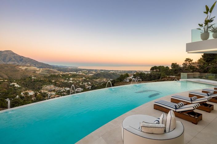 Image No.45-9 Bed Property for sale