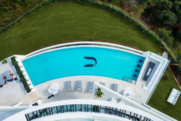 Image No.9-9 Bed Property for sale