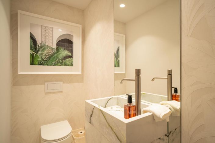 Image No.17-3 Bed Property for sale