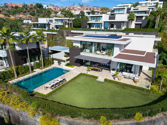 Image No.1-6 Bed Property for sale