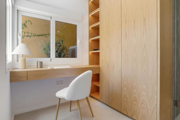 Image No.18-2 Bed Property for sale