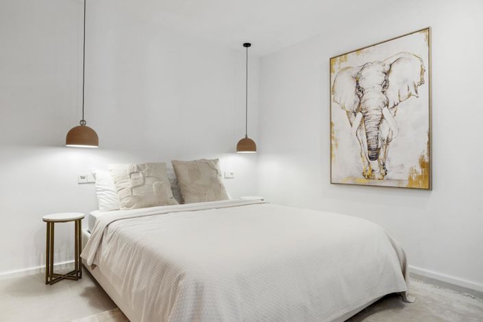 Image No.21-2 Bed Property for sale