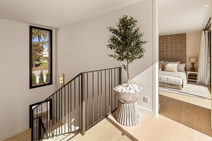 Image No.16-6 Bed Property for sale