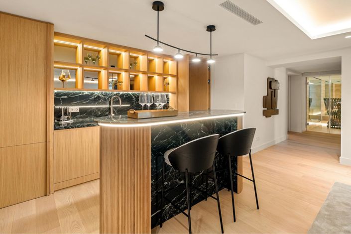 Image No.35-6 Bed Property for sale