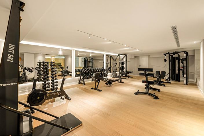 Image No.36-6 Bed Property for sale