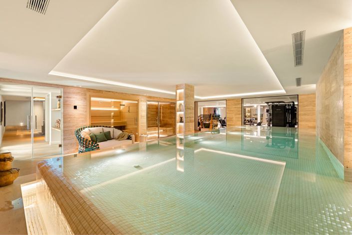 Image No.41-6 Bed Property for sale