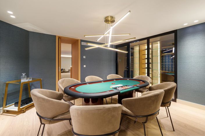 Image No.46-6 Bed Property for sale