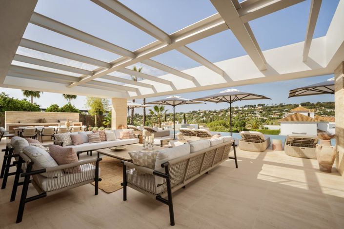 Image No.57-6 Bed Property for sale