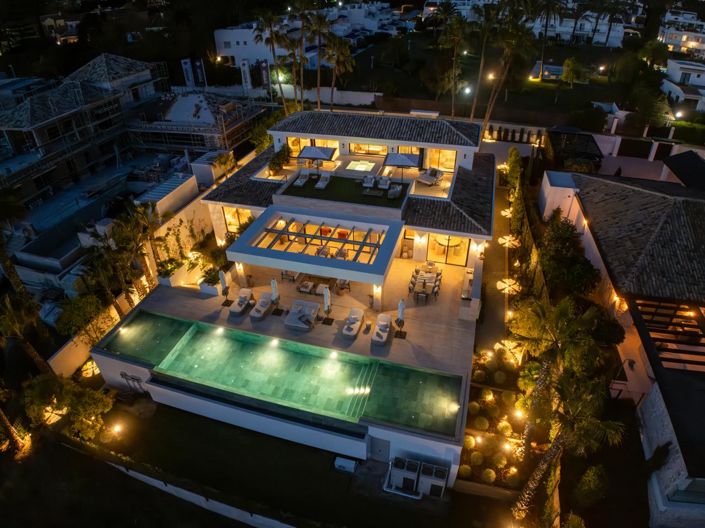 Image No.8-6 Bed Property for sale