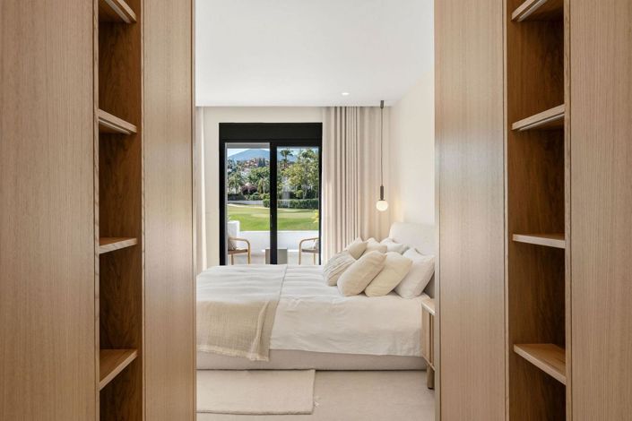 Image No.16-3 Bed Property for sale