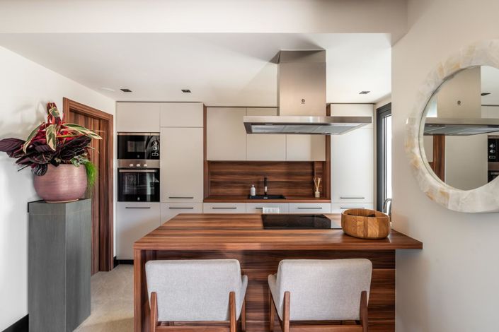 Image No.10-3 Bed Property for sale