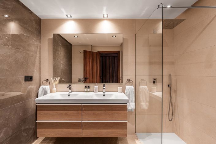 Image No.24-3 Bed Property for sale