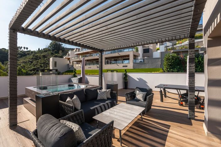 Image No.28-3 Bed Property for sale