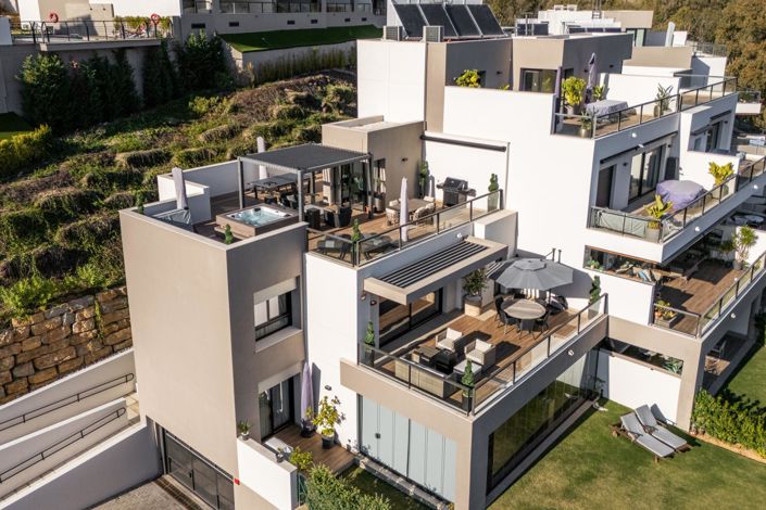 Image No.5-3 Bed Property for sale