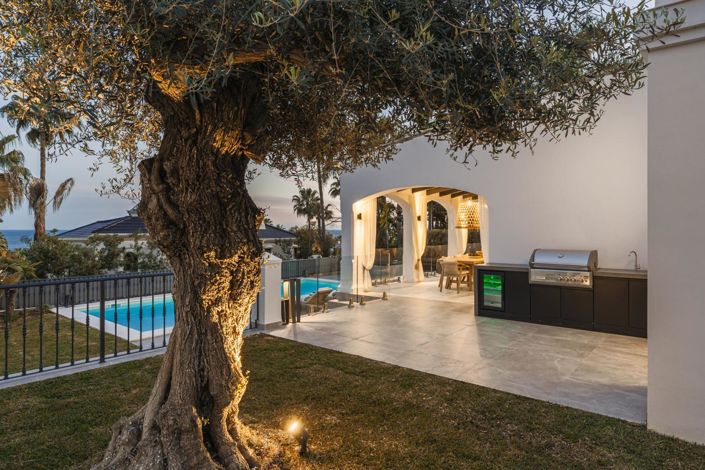 Image No.13-5 Bed Property for sale