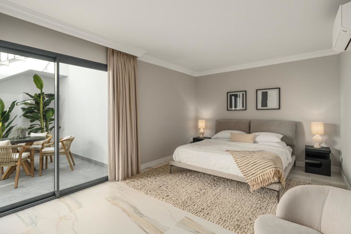 Image No.16-5 Bed Property for sale