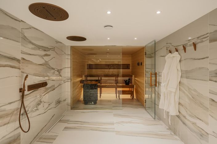 Image No.17-5 Bed Property for sale