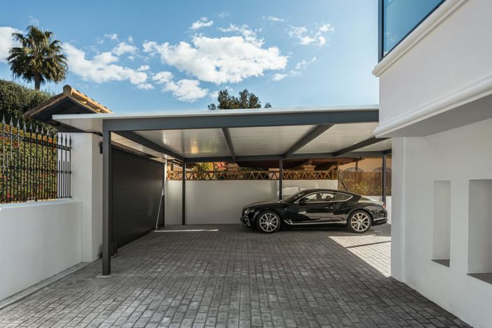 Image No.28-5 Bed Property for sale