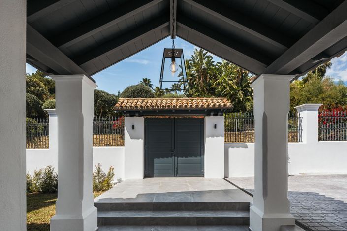 Image No.29-5 Bed Property for sale