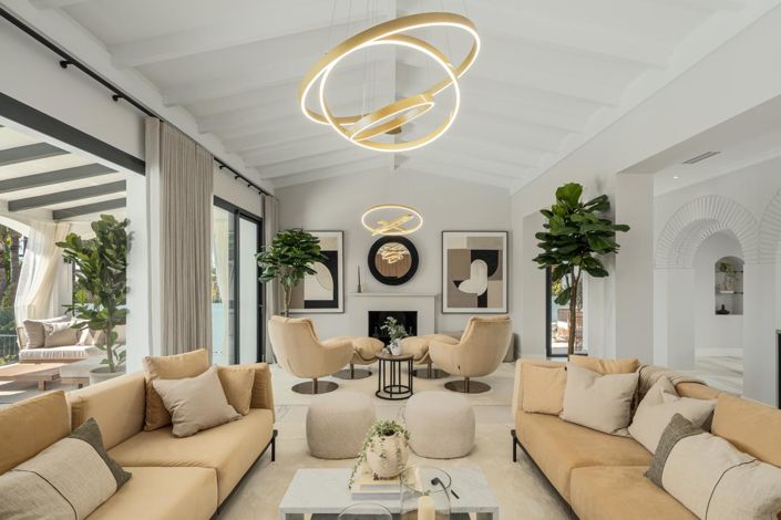 Image No.6-5 Bed Property for sale