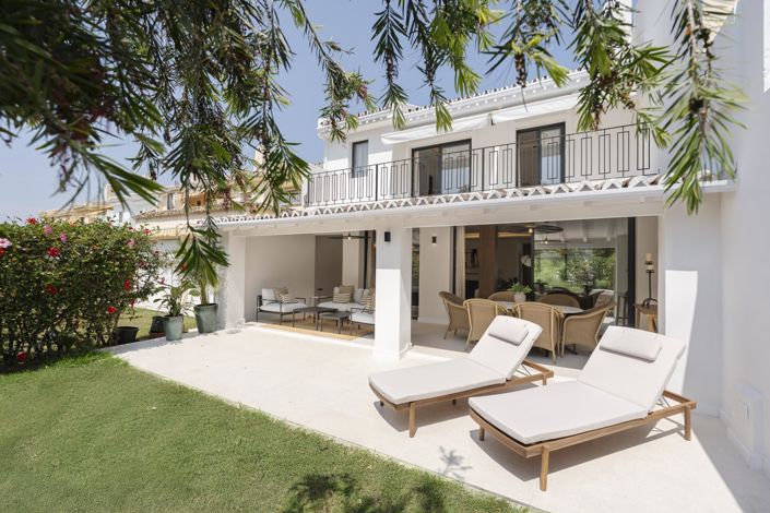 Image No.1-4 Bed Property for sale
