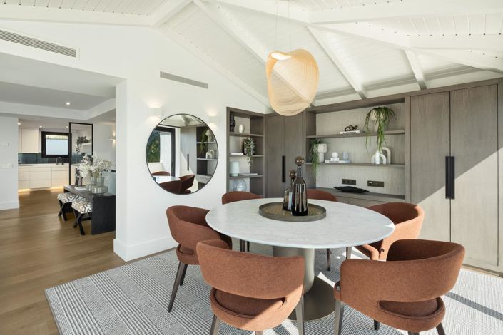 Image No.15-5 Bed Property for sale