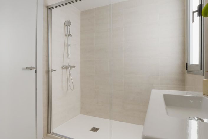 Image No.19-2 Bed Property for sale