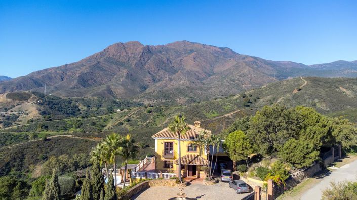 Image No.2-Propriété de 6 chambres à vendre à Estepona