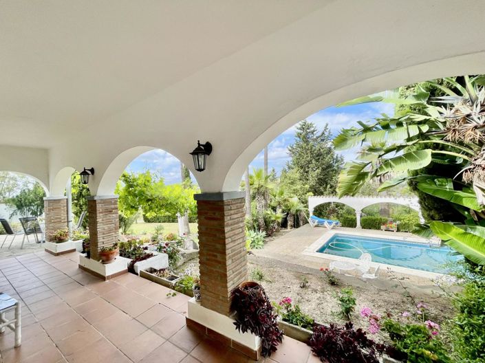 Image No.2-7 Bed Property for sale