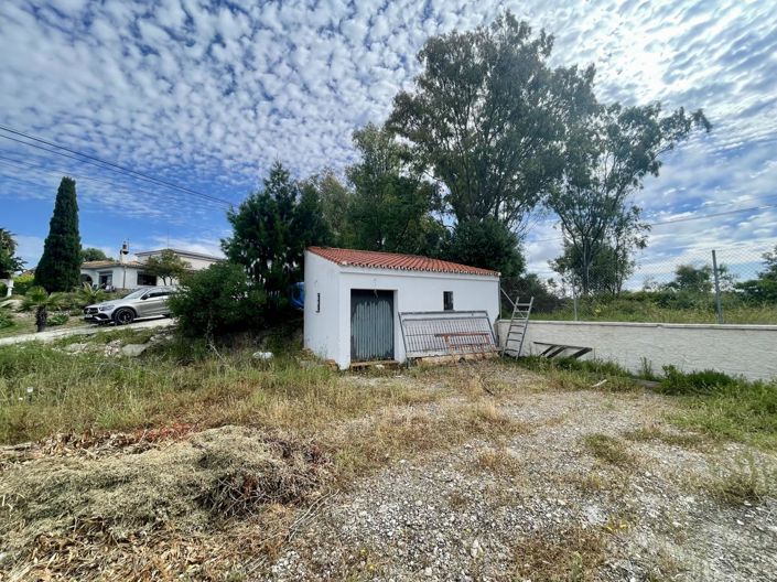 Image No.23-7 Bed Property for sale