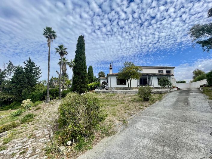 Image No.30-7 Bed Property for sale