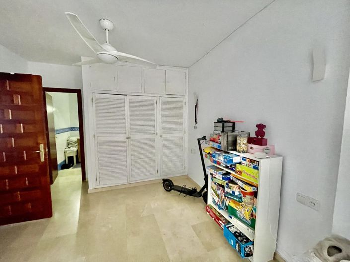 Image No.52-7 Bed Property for sale