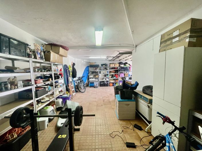 Image No.29-5 Bed Property for sale